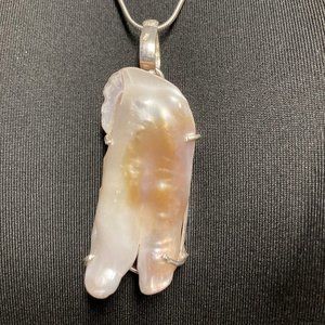 Biwa pearl pendant
